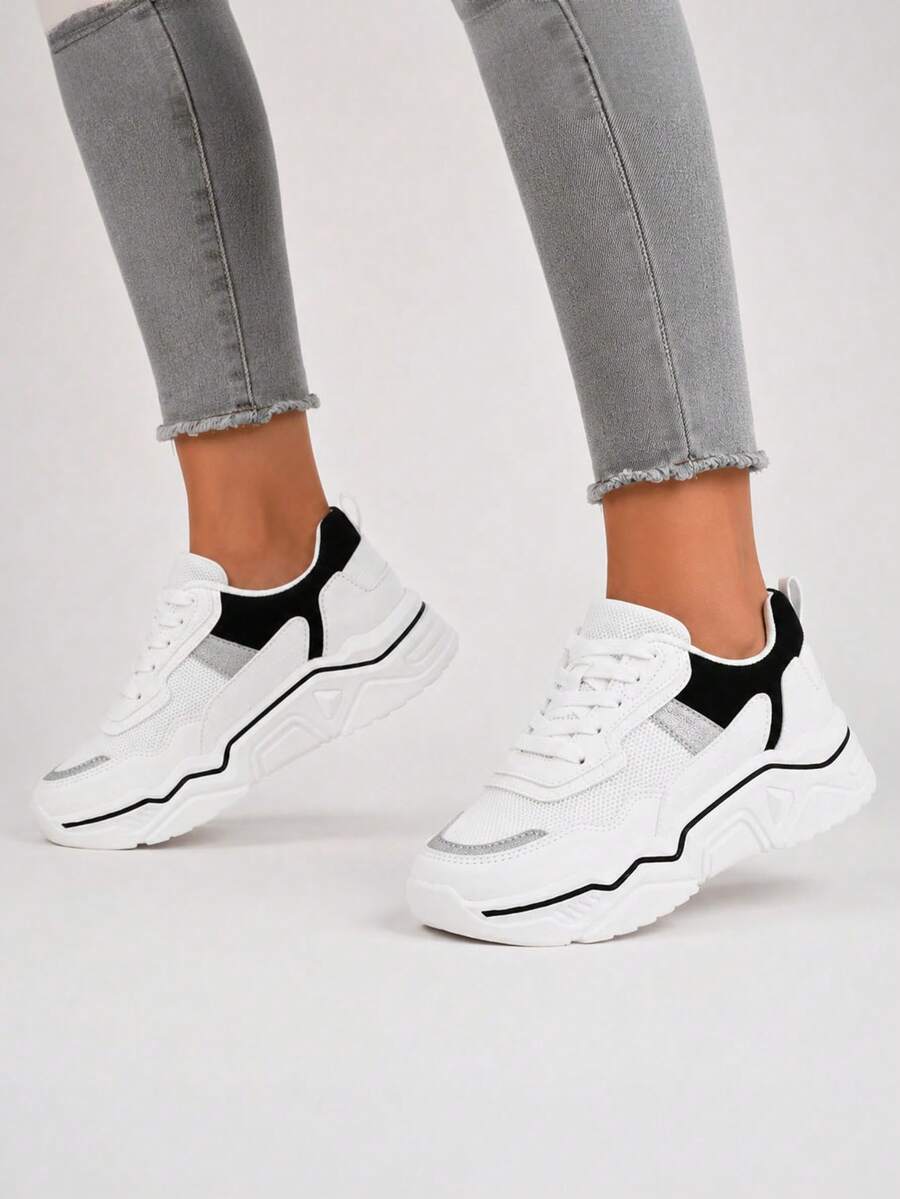 Damen-Sneaker mit Glitzer-Einsätzen, Sportschuhe, Schnürsenkel, Mesh + Kunstleder, dicke Sohle. - Schwarz - Übersicht 1