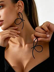 1 Paio di Orecchini da Donna Classici Minimalisti con Linee Geometriche Cave 3D e Fiocco Esagerato, Gioielli per Uso Quotidiano, Gioielli per Feste - nero - Visualizzare 2