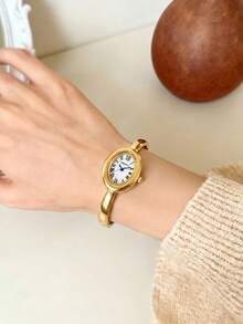 1pc Women's Minimalist Vintage Delicate Small Versatile Bracelet Quartz Watch Suitable For Daily Wear - Gold - View 4
