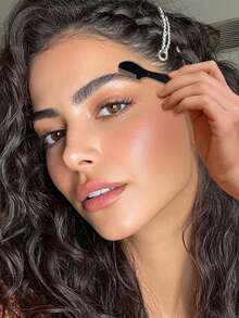 Misslyn -Eyebrow Trimmer, Eyebrow Trimmer, Sharp, Fits Eyebrow Shape, Non-Slip, Portable, Novice-Friendly, Eye Makeup, Eyebrows, Eyebrow Trimming, Eyebrow Shape, Three-Dimensional Eye Makeup, Students, Beginners, Wild Eyebrows - Black - View 2