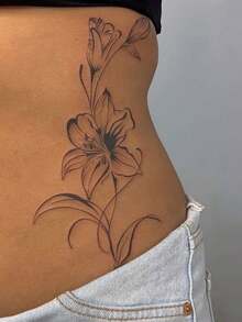 1款時尚可水洗線條百合紋身貼 防水女性長效側腰清新花苞漸層雄蕊圖案仿真紋身貼 適合人群 - 黑色 - 查看 4