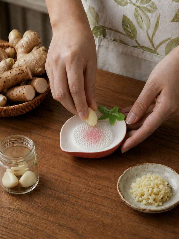 1 Stück Keramik Knoblauch Reibeplatte, Knoblauch Mahlplatte für die Küche, Ingwer Knoblauch Zerkleinerer Schale, manuelles Knoblauch Zerkleinerer Werkzeug, Keramik Knoblauch Mühle zum Kochen, Küchengerät mit Knoblauch Schäler und Reinigungsbürste, Lebensmittelzubereitungs-Werkzeug für Zuhause