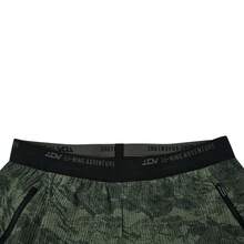 Pantalones cortos de running LI-NING para hombre, elásticos y de secado rápido, ligeros y transpirables para entrenamiento al aire libre (AKSW121) - Estampado integral en gris y verde militar - Ver 8