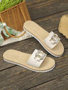Women's Beige Straw Woven Low Heel Flat Sandals With Rhinestone Metal Buckle, Round Toe Open Toe Slippers, Vacation Style Summer Casual Beach Slides, Random Pattern - Beige Velvet - Square Diamond Buckle - View 6