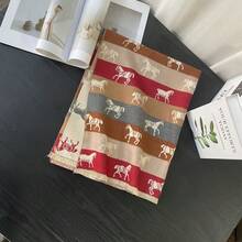 1件女款英式小馬秋冬新款保暖仿喀什米爾圍巾，雙面可愛卡通馬色塊加厚護頸巾，鏤空披肩，時尚百搭高級冷氣披肩 - 彩色 - 查看 3