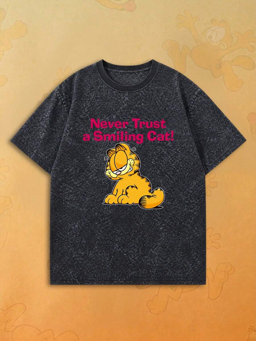 SHEIN | Garfield 女款水洗黑 T-shirt，微笑卡通貓粉色標語印花，寬鬆大尺寸街頭風短袖，適合日常聚會與休閒旅行 - 黑色 - 查看 1