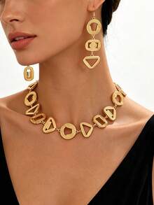 2pcs/Set Women's European And American Minimalist Style Gold-Plated Geometric Triangle And Circle Pendant Necklace And Earrings Set, Hollow Design, Suitable For Commuting, Dating, Evening Party, Beach Vacation, Niche Elegant Jewelry - Yellow Gold - View 4