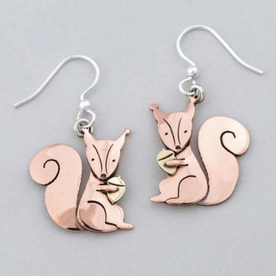 Pendientes de ardilla retro sosteniendo una bellota, pendientes creativos para mujer, uso versátil para el día a día - Plateado - Ver 1