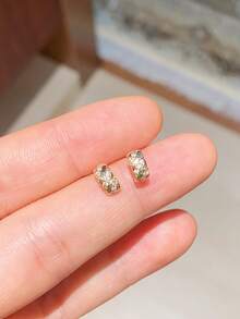 1對極簡奢華C型耳釘，鑲嵌合成立方氧化鋯，適合日常、派對與通勤穿著，百搭設計 - 金色11 - 查看 5