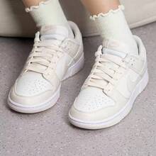 Nike DUNK LOW 低筒輕量復古舒適女款運動休閒滑板鞋 - 白色/淡粉紅色 - 查看 4