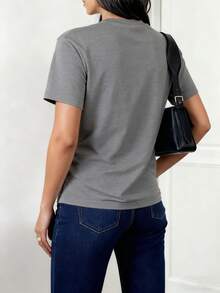 2026 Women's BlousesShort-Sleeve Round-Neck Printed T-Shirt With An Elegant Pleated Design, Modern, Casual, And Simple Style, Perfect For Everyday Outdoor Wear; A Women's Garment Ideal For - 灰色 - 查看 2