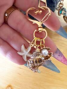 Asymmetrical Shell, Starfish, Conch And Starfish Packaging Ornament, Heart-Shaped Buckle Design, Wallet Pendant Decoration, Bridesmaid Gift, Summer Accessory, Beach Vacation Pendant Decoration, Starfish Shell Keychain Detail, Charming Accessory, Perfect For Women, Ideal For Vacation And Daily Use, Popular Summer Beach Accessory For Fashionistas, Perfect For Mother's Day, Valentine's Day And Other Holiday Gifts - Multicolor - View 3