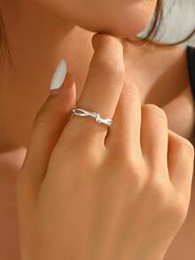 1 pieza Anillo de nudo minimalista y versátil de moda para mujeres, adecuado para uso diario - Plateado - Ver 1