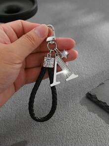 1pc Fashionable European & American Style Creative Versatile Premium English Letter Shaped Keychain Bag Charm, Suitable For Men & Women Car Key Bag Decoration And Holiday Gift - Silver - View 4