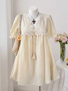 Vestido de muñeca elegante, vintage y casual para fiesta y vacaciones, con escote en V, parches de encaje, mangas cortas con volantes y cintura con lazo, talla grande - Negro - Ver 2