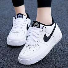 Nike 新款 AIR FORCE 1 大童耐磨緩震運動休閒滑板鞋 - 白色/黑色 - 查看 4