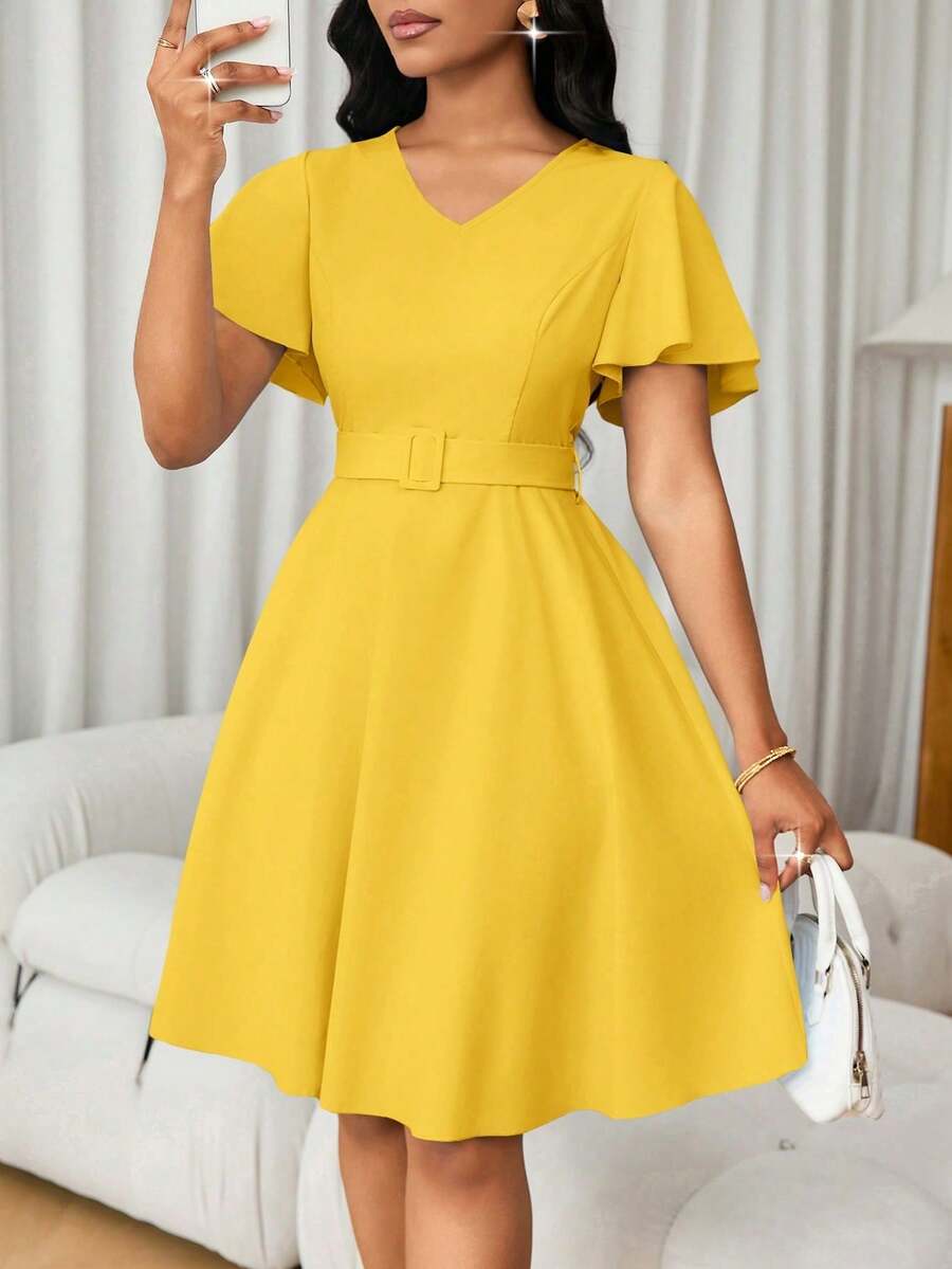 Vestido mini elegante de manga corta con volantes en el bajo y corte evasé de un solo color para mujer - Amarillo - Ver 1
