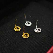 1 Pair Delicate Round Mini Letter Stud Earrings, Minimalist Daily Jewelry For Women And Girls - Small V-shaped Earrings - View 2