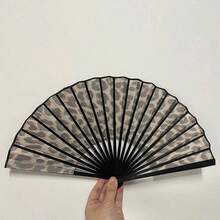 優雅豹紋摺扇－時尚公主主題設計，輕量便攜，適合女性手持。公主主題扇，輕量扇，春夏精選，伴娘禮物，房間裝飾，臥室裝飾，海灘旅行必備，中性，度假必備，母親節禮物，臥室裝飾，花園裝飾，廚房裝飾，夏季必備，海灘旅行必備，便攜必備，畢業季畢業禮物 - 彩色 - 查看 5