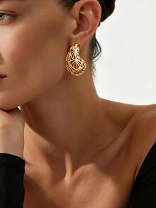 1 Pair Women's European & American Luxury Style Multi-Layer Hollow Metal Water Drop Earrings, Distressed Gold Striped Design Exaggerated Earrings, Commute Evening Party Daily Versatile High-End Stud Earrings, 1 Set European & American Minimalist Style Shiny Gold-Plated Alloy Mesh Hollow Double-Petal Heart Earrings And Snake Chain Necklace, Women's Commute Banquet Vacation Exaggerated Luxury Metal Jewelry Set - Yellow Gold - View 1