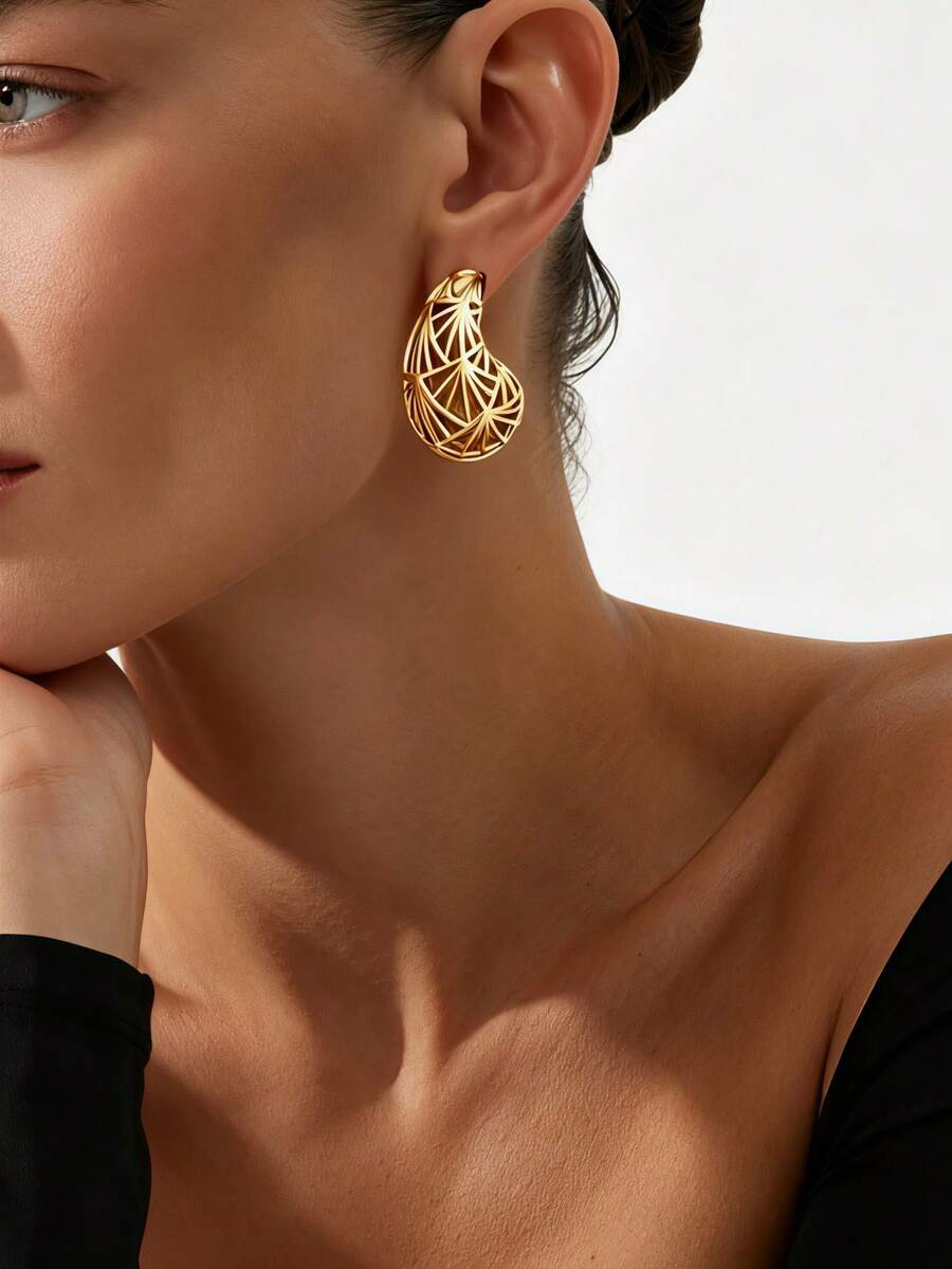 1 Pair Women's European & American Luxury Style Multi-Layer Hollow Metal Water Drop Earrings, Distressed Gold Striped Design Exaggerated Earrings, Commute Evening Party Daily Versatile High-End Stud Earrings, 1 Set European & American Minimalist Style Shiny Gold-Plated Alloy Mesh Hollow Double-Petal Heart Earrings And Snake Chain Necklace, Women's Commute Banquet Vacation Exaggerated Luxury Metal Jewelry Set - Yellow Gold - View 1