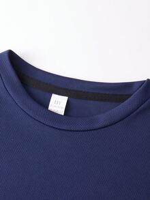Boy's Number 7 Birthday Party T-Shirt, Featuring A "Birthday Boy" Print In Green Lettering, A Casual Short-Sleeved Sporty Style With Stadium Numbers And A Soccer Ball Design. - 灰色 - 查看 6