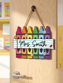 Letrero de puerta de madera con texto personalizado de crayón, placa colgante con nombre de maestro personalizado, diseño de margarita de crayón colorido para decoración de pared de aula, regalo personalizado y reflexivo para maestros de jardín de infancia y escuela primaria - Multicolor - Ver 6
