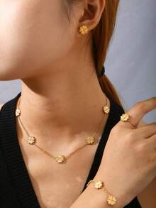 1pc/Set Elegant Minimalist Versatile 18K Gold Plated Stainless Steel Clover Necklace, Bracelet, Earrings & Ring Jewelry Set, Suitable For Women Everyday & Party Wear - Multicolor - View 9
