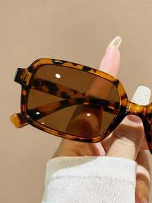 1 Pair Leopard Print Tea Color Small Frame Rectangular Fashion Glasses, Bohemian Style, Vintage Personalized Versatile Design, Suitable For Outdoor Travel, Music Festivals, Back To School And Other Occasions - Multicolor - View 3