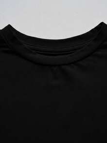 可客製化女款短袖短版 T-shirt，自訂印花－可加入文字與照片設計 Y2K 風格 T-shirt，運動風，黑色，夏季 - 黑色 - 查看 4