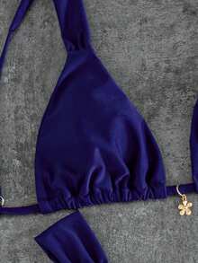 Maiô Bikini Azul Sexy e Fashion para Mulheres Primavera/Verão com Pingente Floral, Roupa Elegante e Casual para Férias na Praia, Adequada para Festivais de Música, Festas na Praia, Surfe e Mais, Feito de Tecido de Alta Elasticidade, Confortável e Fofo, Maiô de Duas Peças Sem Costas - Azul - Visão 4