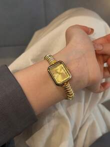 This Fashionable Women's Wristwatch Features A Rectangular Dial Design, Exquisite And Elegant, Perfect For Commuting - Gold - View 6