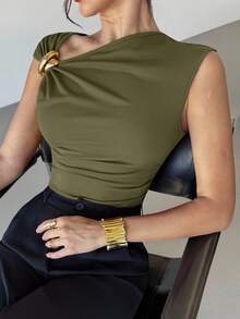 Camiseta asimétrica de hombro con decoración metálica, elegante y casual, adecuada para salir, fiestas y otras ocasiones/Otoño para mujeres/Disfraz de Halloween para mujeres/Camiseta - Verde militar - Ver 1