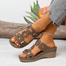 Plus Size Women's Retro Solid Color Buckle Platform Wedge Sandals - Brown - View 15
