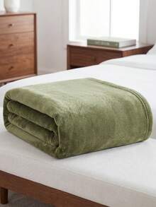 One Solid Color Flannel Blanket (Multiple Colors Available), Lightweight Blanket, Multi-Purpose Blanket For All Seasons, Bedding, Comfortable And Warm Blanket, Soft And Skin-Friendly Sleeping Blanket, Casual Style, Stitched Home Textile, Multi-Purpose Blanket For Sofa, Bedroom, And Living Room, Suitable For All Seasons, Bedroom Decorative Blanket, Gift, Machine Washable. - Army Green - View 7
