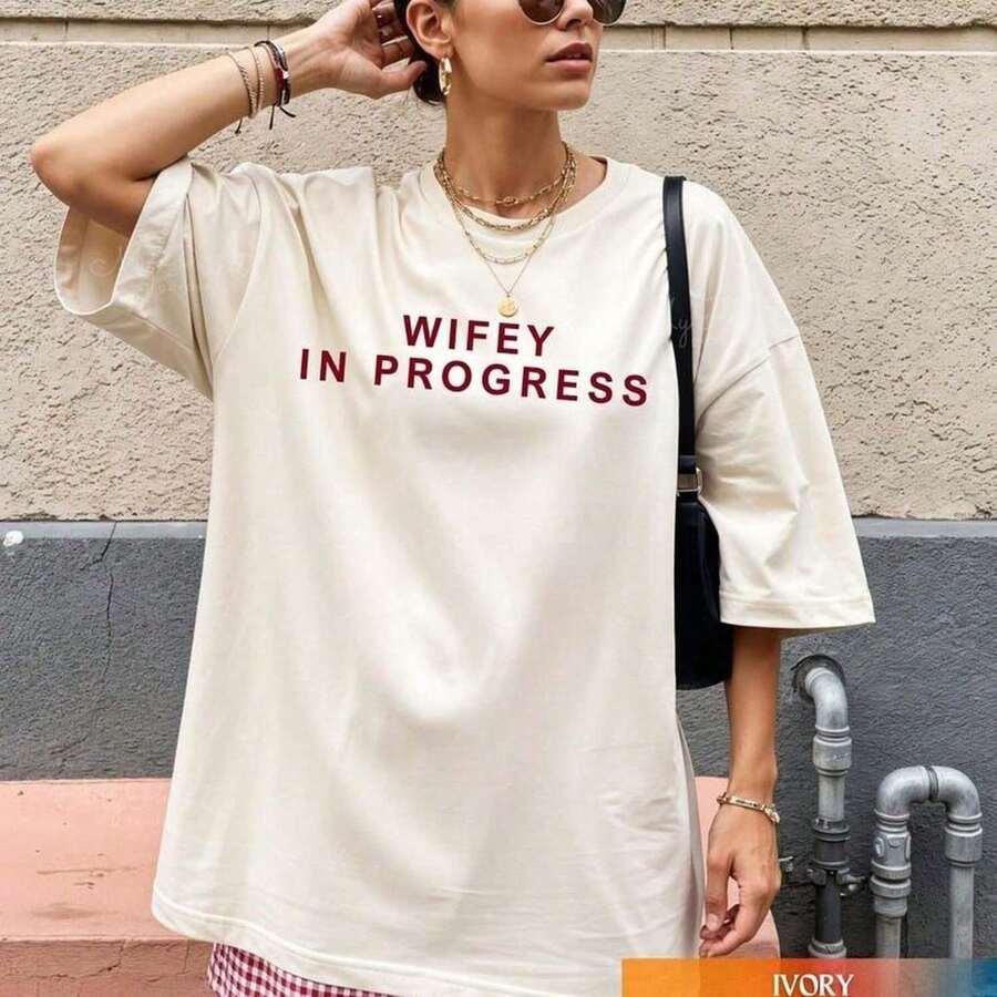 Camiseta Gráfica Estampado Texto Minimalista Manga Corta Cuello Redondo Estilo Urbano Casual Moda Streetwear Retro Ropa de Mujer Top - Blanco - Ver 1