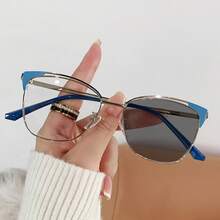 Modern Color-Changing  Glasses, Flat Metal Frame With A Fashionable Hollow Design, Retro Color-Changing Glasses. - 黑金框 - 查看 6