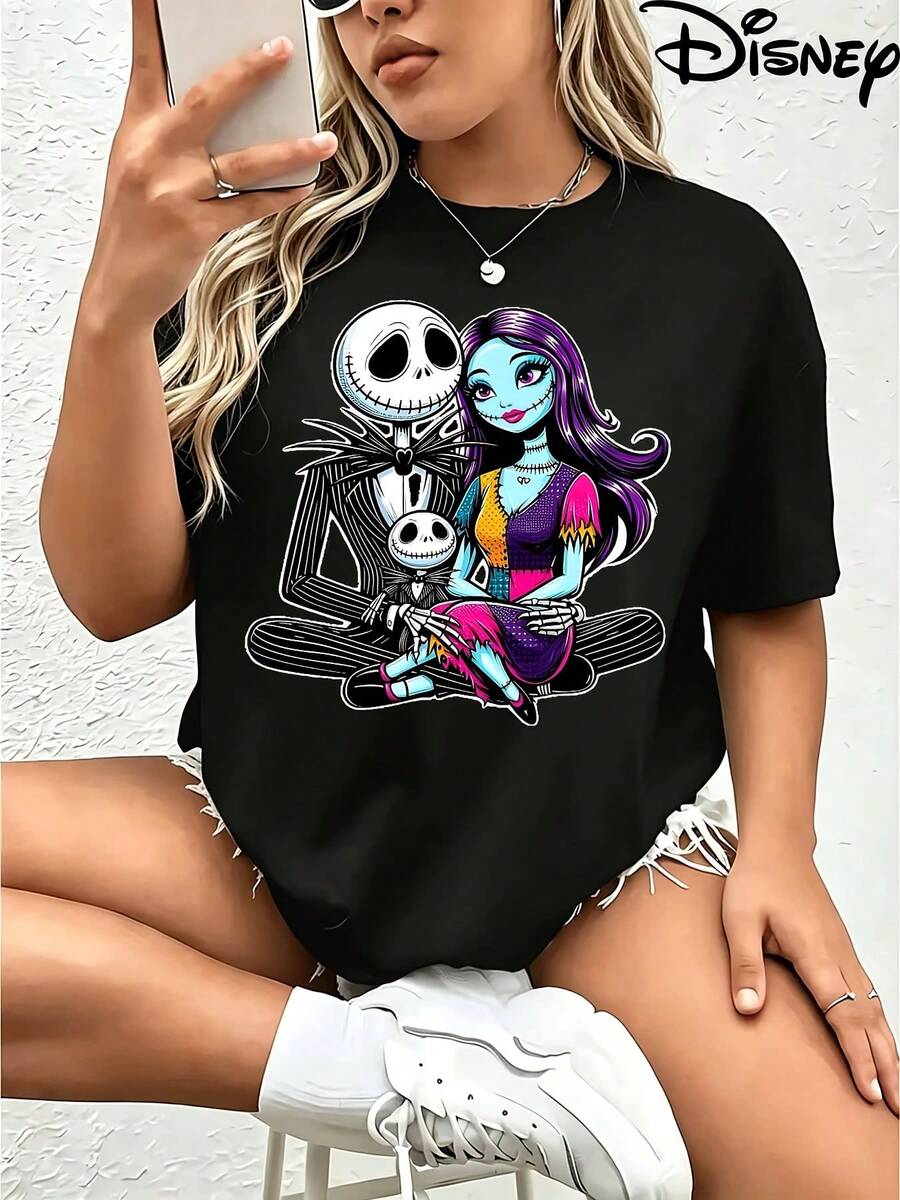 Disney Character Print Women's Plus Size Round Neck T-Shirt Jack Skellington And Write Princess Sitting Together Casual Wear - 黑色 - 查看 1