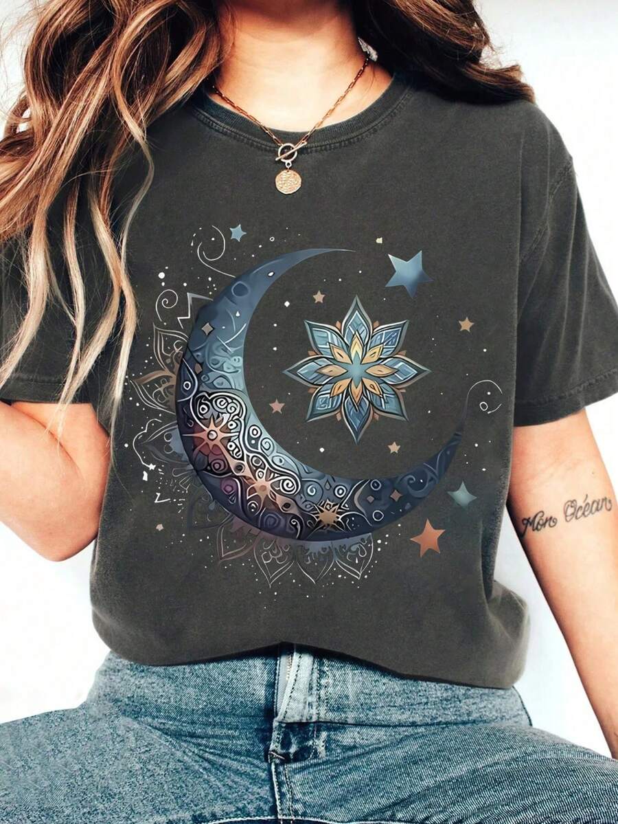 Camiseta gráfica de manga corta regular con patrón de luna y flores para mujer de talla grande, para el verano - Gris Oscuro - Ver 1