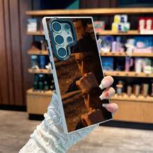 Funda de Teléfono Fashion Cambia de Color con Efecto Camaleón Tornasol Brillante, Diseño Estilo Póster de Cine Retro Gangster, Protección Antigolpes y Antideslizante, Regalo para Mamá, Novio, Familia y Amigos, Compatible con iPhone 11/12/13/14/15/16/17 Series y  Galaxy S20/S21/S22/S23/S24/S25/S26 Ultra/Plus/FE MXBSL2140 - BSL-BYG-MXBSL2140 - Ver 6