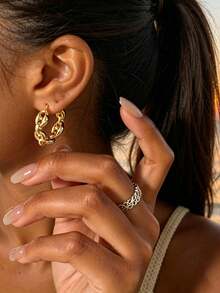 European And American Vintage Chunky Gold Pig Nose Chain Hoop Earrings For Women, Hollow Round Ring Earrings With Beach Vacation Vibe, Niche Luxury Minimalist Style, Versatile Commuter Earrings, Influencer Blogger Style, Daily Layering Jewelry, Exquisite Summer Gift For Best Friend Or Girlfriend - Earrings - View 5