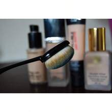 Professional Face Brush Foundation Contour Blending Powder Concealer Brush Kabuki Large Oval Brush Synthetic Fibers, - Negro - Ver 2