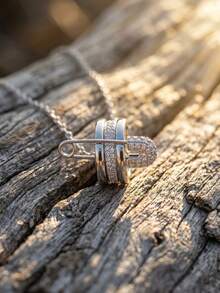 Collar con colgante de imperdible de triple anillo con strass, cadena minimalista de plata para la clavícula, accesorio de cuello de estilo punk para uso diario de mujer - Collar - Ver 3
