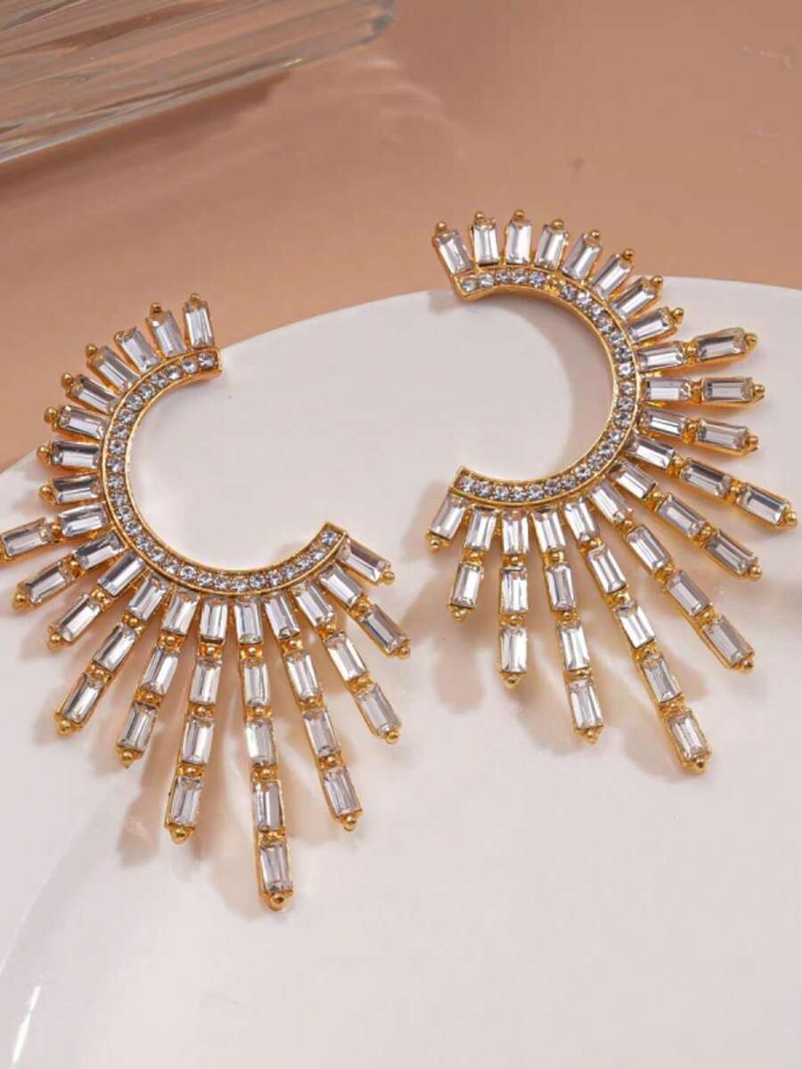 1 Pair Of Fashionable And Personalized C-Shaped Earrings Suitable For Women's Daily Commuting - Gold - View 1