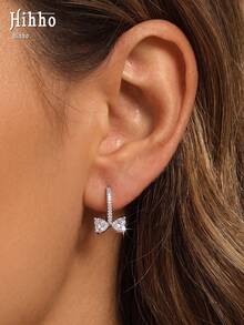 Hihho 1 Pair Heart-Shaped Zirconia Bow Knot Hoop Earrings, Luxury Full Zirconia Stud Earrings, Niche High-End Versatile Earrings For Girls, Elegant And Versatile, Eye-Catching Accessories For New Year's Eve Party, Suitable For Prom, Dinner, Date Wear - Bow - View 2