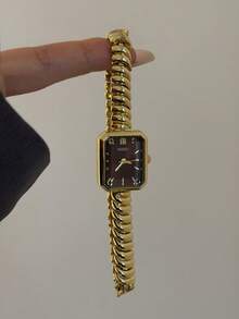 This Fashionable Women's Wristwatch Features A Rectangular Dial Design, Exquisite And Elegant, Perfect For Commuting - Gold - View 2