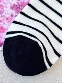 5 Pairs Women's Black & White Minimalist Striped Ruffle Edge Heart & Letter Mid-Calf Socks, Suitable For Daily Wear - Multicolor - View 8