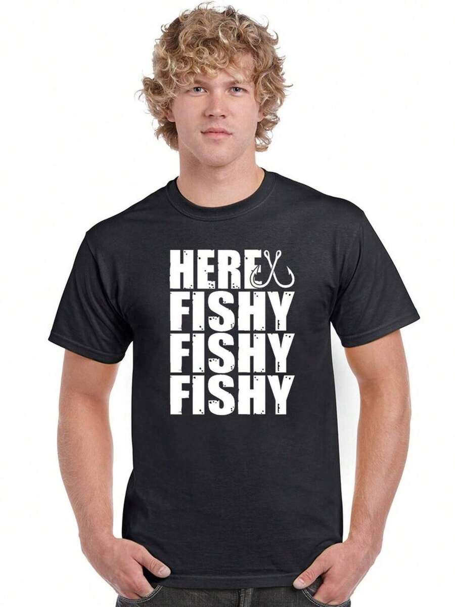 Camiseta Here Fishy Fishy Fishy V1 de StickerDad ® - Camiseta 100% Algodón - Alta Calidad - Hecho en EE.UU. Unisexo - Negro - Ver 1