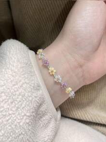 This New Fashionable Pearl Flower Elastic Adjustable Beaded Bracelet Is A Sweet And Simple Accessory Suitable For Women To Wear. - Pink and White - View 4
