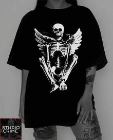 Estética Alternativa de Ropa Nu Goth - Camiseta Gráfica Unisex de Estilo Grunge Oculto y Angelical - Negro - Ver 2